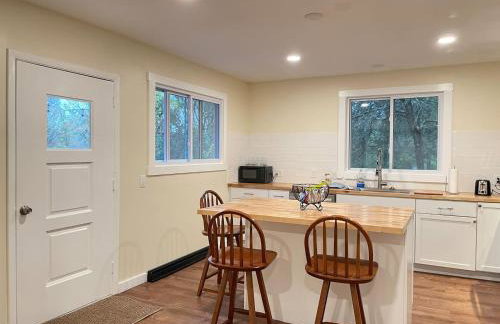 Dual-Home Berkshire Retreat Sleeps 16 - Foto 26