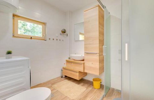 2 Bedroom Nice Home In Koranski Brijeg - Foto 25