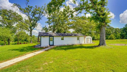 Yard with Lake View Home Near Table Rock Lake! - Foto 3