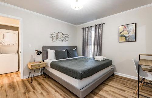 Modern bungalow in the heart of Raleigh w King bed - Foto 12