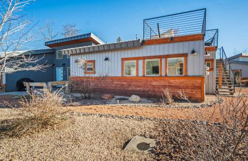 Timber & Tin D 2Bed 2Bath w Pool & Rooftop Deck - Foto 17