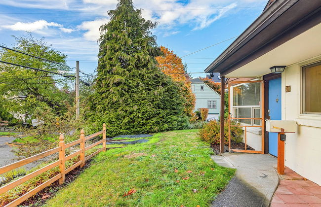 Greenwood's Lavender Haze - WalkScore 81 - Photo 21