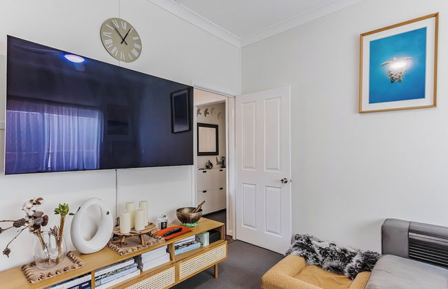 Kingy Beach House - Pet Friendly - Photo 9