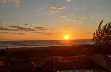 Cabo Frio, Piscina de frente pro Mar, Pé na areia - Foto 57