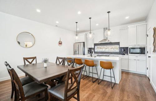 The Charleston by Crafty Casitas, near Snowbasin, 2 Kings and a Queen - Foto 12