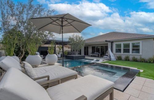 Elegant Phoenix Getaway w Pool and Spa Heating - Foto 8