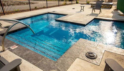 LUX Modern Chalet, Pool & Hot Tub, 10 Mins to the Mountain & Incredible Views - Photo 3