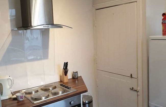 South Shield's Hidden Gem Garnet 3 Bedroom Apartme - Photo 7