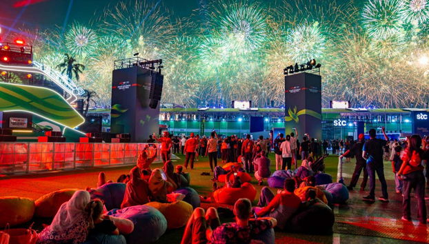 Contemplando los fuegos artificiales del final de la carrera