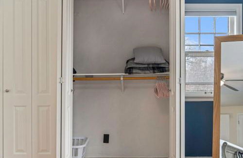 Peaceful Hillside Retreat Firepit & Spacious Yard - Photo 38