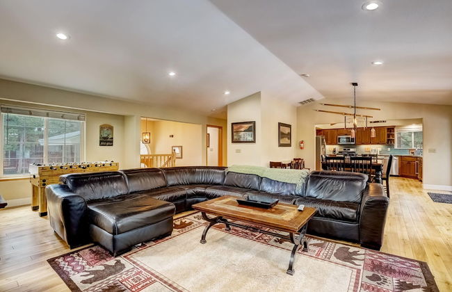 Nestled Pines Retreat Hot Tub, Pool Tahoe, Foosball, +more! - Foto 14