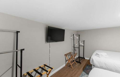 Broadmoor Bungalow - Both Units - Foto 22