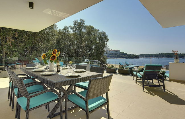 Beautiful Villa by the sea - Photo 28