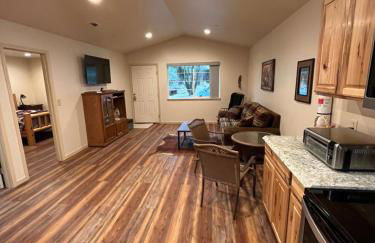 Wonky Donkey Den 30 mi to Yosemite Arch Entrance - Foto 1