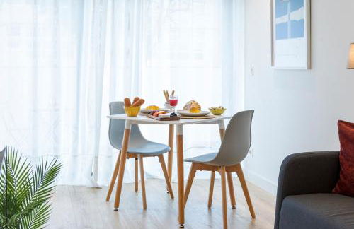 Studio w/ Terrace, Pool & Gym | Antas by Host Wise - Foto 18