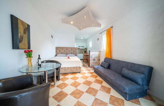 Apartments Vukovic - Photo 12