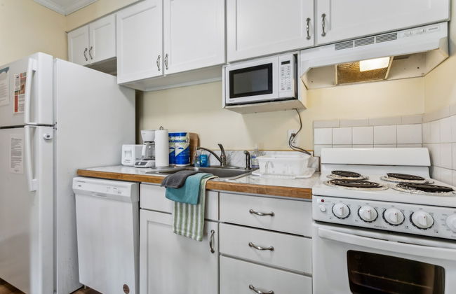 Beautiful Sea Gem - Condo 1 4 mi From Beach w Pool - Foto 33