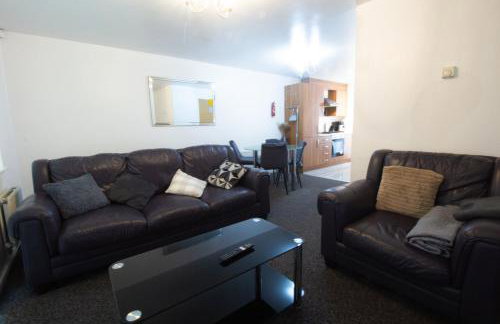 Close to City Centre 3-Bed Townhouse, Sleeps 7, Free Parking, Great Transport Links - Foto 10