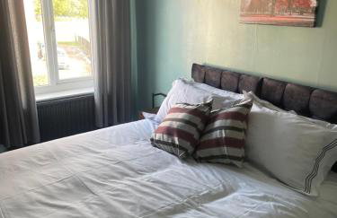 Modern and Homely Appartment! - Available as individual rooms or the Entire Property! - Foto 9