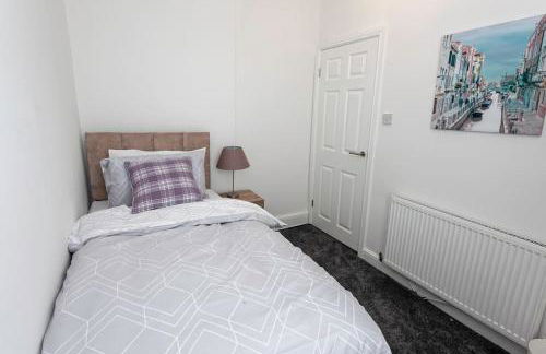 Spacious Comfortable house close to Etihad+parking - Foto 18