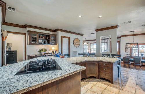 Beautiful Hill Country Ranch Home - 4 Mi to Town! - Foto 10