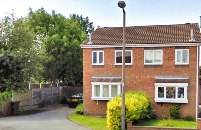 2 Bed House - Sleeps 4 - Parking - Pets - Garden - Photo 16