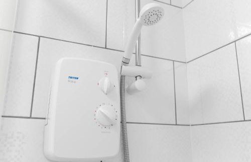 5 Bedroom House - 10 Guests - Multiple off Street Parking - Garden - Smart TV - WIFI - Contractors - Families - Groups - Top Rated - 98Q - Photo 53