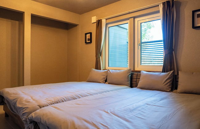 THE CHATEAU - Photo 11