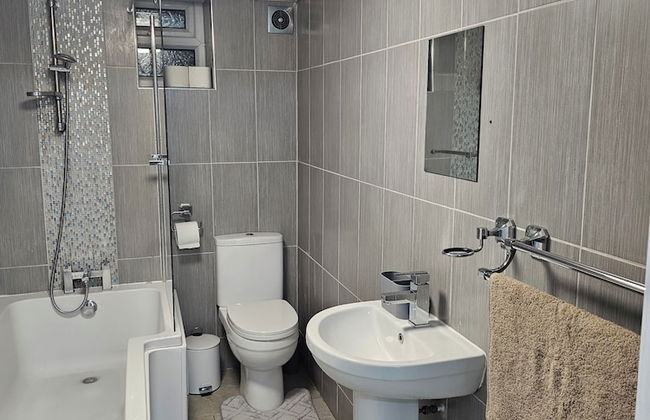 Basement Apartment Near City Centre - Foto 10