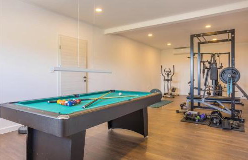 Amazing Home In Dicmo With Kitchen - Photo 8