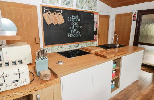 The Bird House - Photo 12