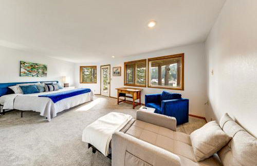 Serene La Conner Retreat with Fireplace and Deck! - Foto 16