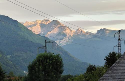 Ossau T2 5 personnes 1 chambre draps serviettes inclus parking moustiquaires tout confort près du ski - Foto 21