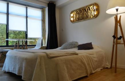 CHAMBRE du SABOTIER - Studio troglodytique - A 100 m Baignade en rivière - Location de Canoë - Circuits cyclo - Aire de pique-nique - 3 restaurants - Foto 5