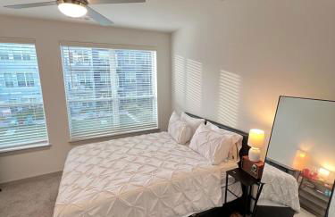 Luxury Bedroom with Private Bath & Closet Near Airport and Downtown Boston - Foto 26