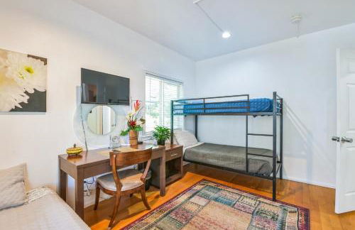 6 bedrooms, Walking distance to airport - Foto 20