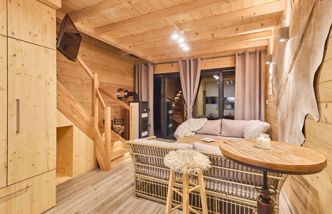 Luxe Timber Lodge & Yoga Loft - Photo 6