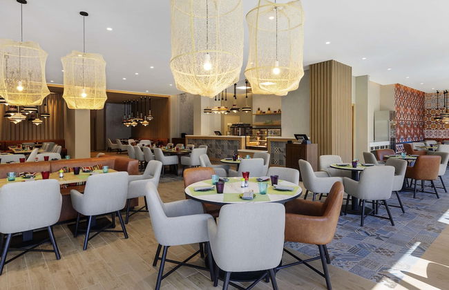 Aparthotel Adagio Dubai Deira - Photo 54