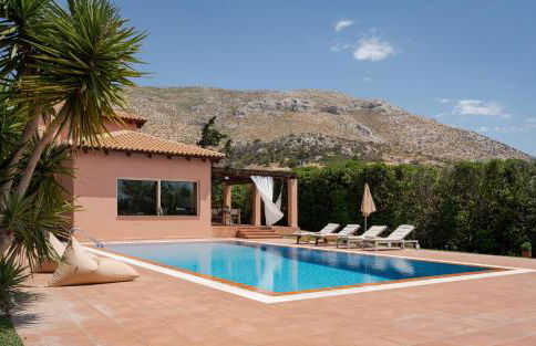 Calm Retreat Villa Lagonisi - Foto 1