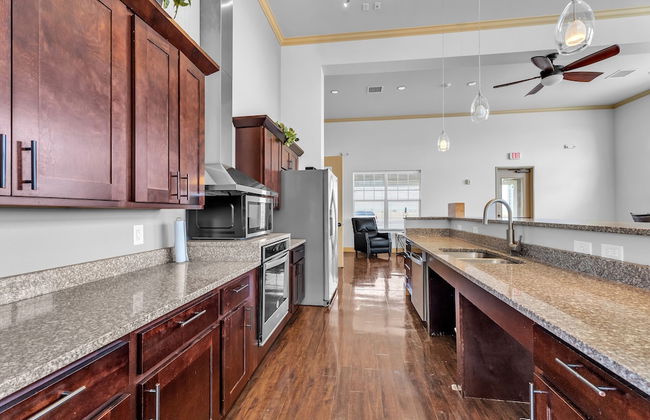 Luxurious 1 Bed 1 Bath Apartment At The Meadows-Pet Friendly by FlexHaus - Photo 7