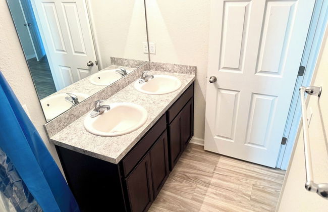 3 Bed Home 5 Mins to JAX Airport & Zoo - Foto 32