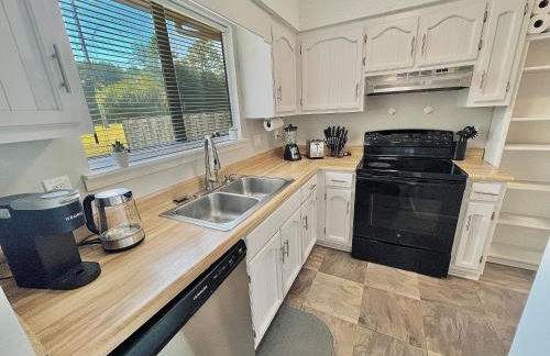 Big, Tidy, Cushy, & Activities - Foto 13