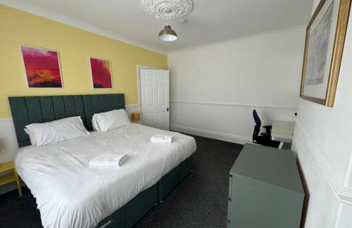 Comfortable 3BR Stay Perfect for 6 Guests - Foto 9