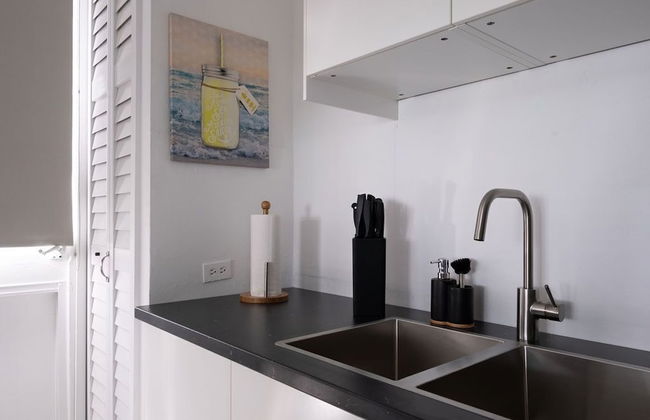 Brisa Marina 2BDR Pool Parking Beachside - Photo 10