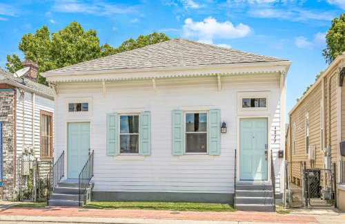 Renovated Historic 4BR House Near Magazine St & Uptown - Photo 24