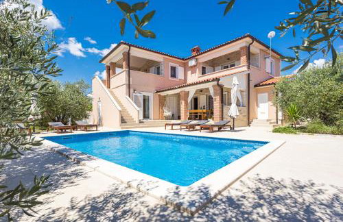 Villa Javor near Pula only 1 km from the beach with sea view and heated pool - Foto 11
