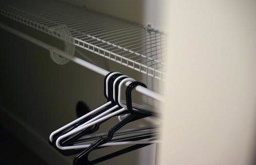 King Bed, Free Parking, Near UPMC, Pitt & CMU - Foto 59