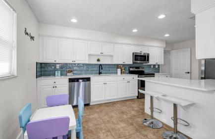 Relax in Lakeland Home, Swim, Pool, Arcade LegoLand, Disney, Bush Garden - Foto 14