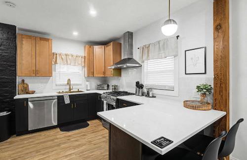 Spacious 3BR PetFriendly Retreat Near DT Cleveland - Foto 15