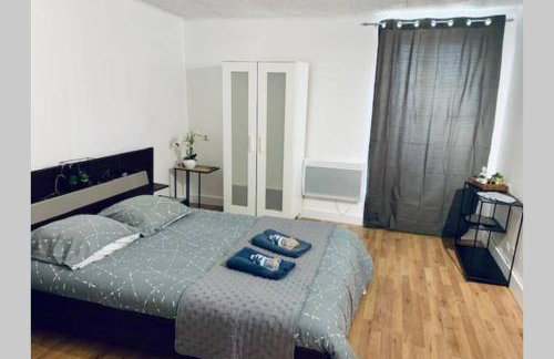 MAISON 2 CHAMBRES - LILLE - 4 PERS - 300m METRO - Foto 10